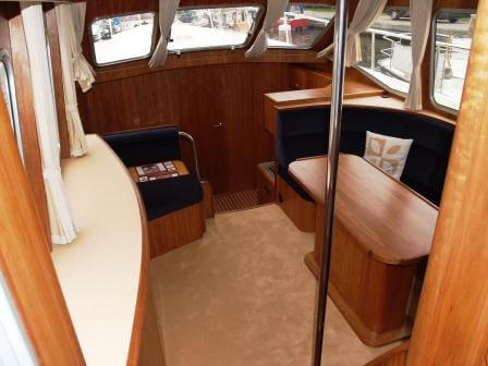 FB Yachtcharter :: Motoryacht MS Franziska Salon